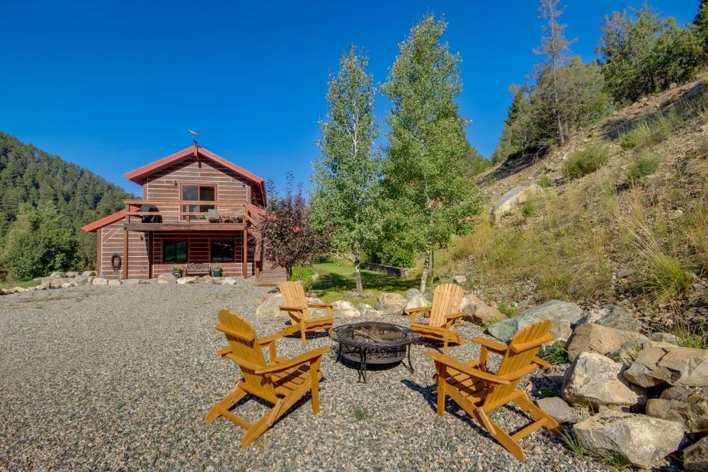 Secluded Livingston Retreat with Deck and Fire Pit!